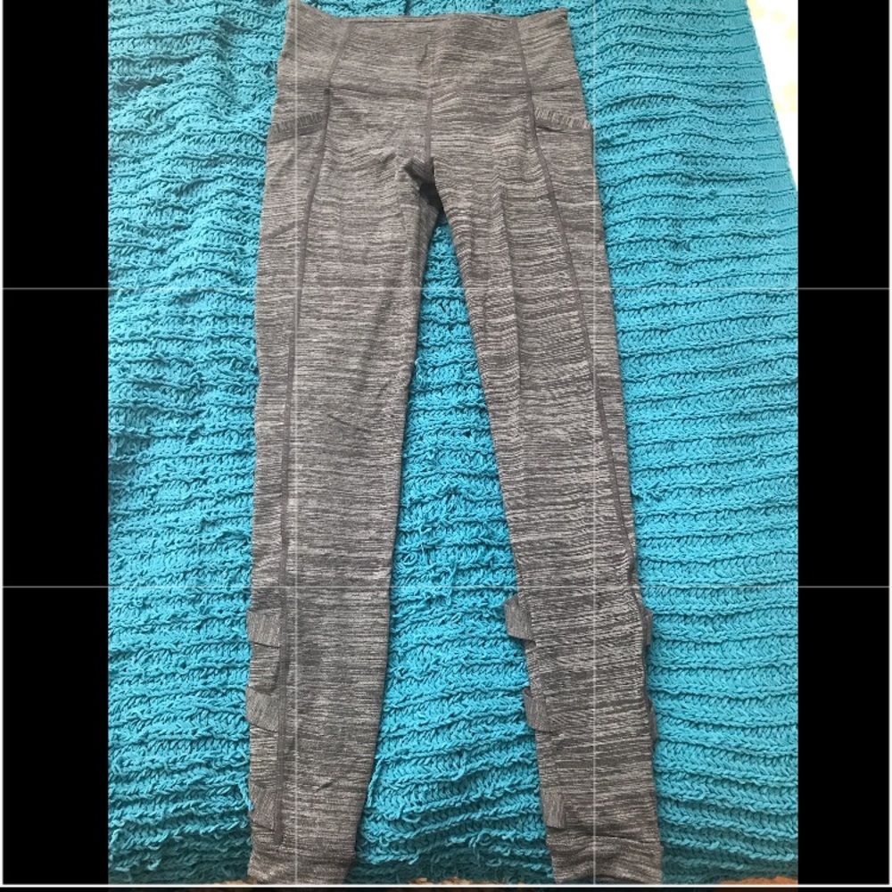 Athleta Crisscross Yoga Leggings (size M)